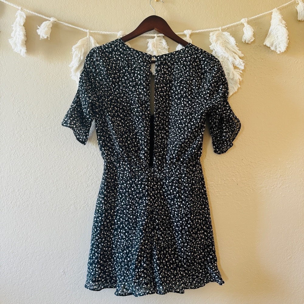 Storia | Floral Ruffle Romper - Picture 4 of 7